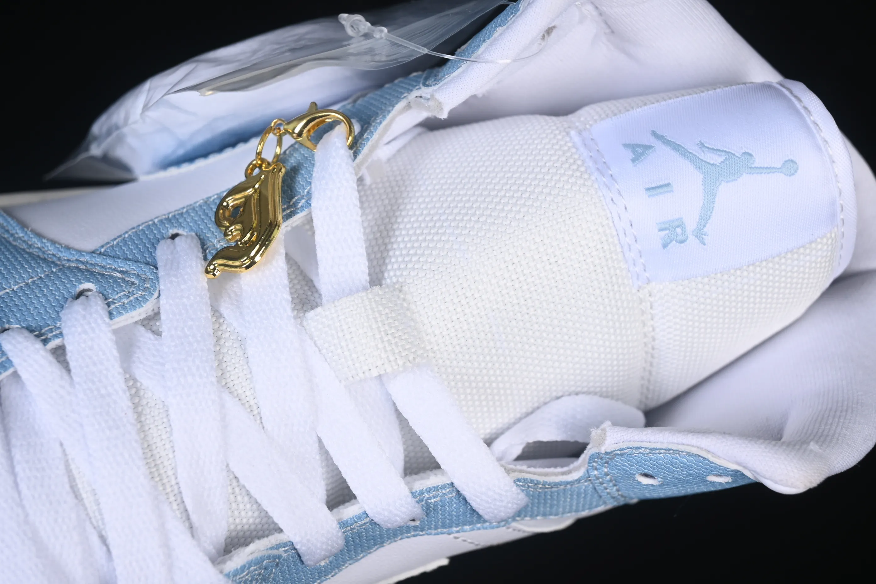 All Categories Air Jordan Jordan Series Basketball Shoes Air Jordan 1 Mid Air Jordan 1 Mid "Denim" AJ1 Joe 1 Retro Denim Blue China Cultural Leisure Sneakers HQ2005-100